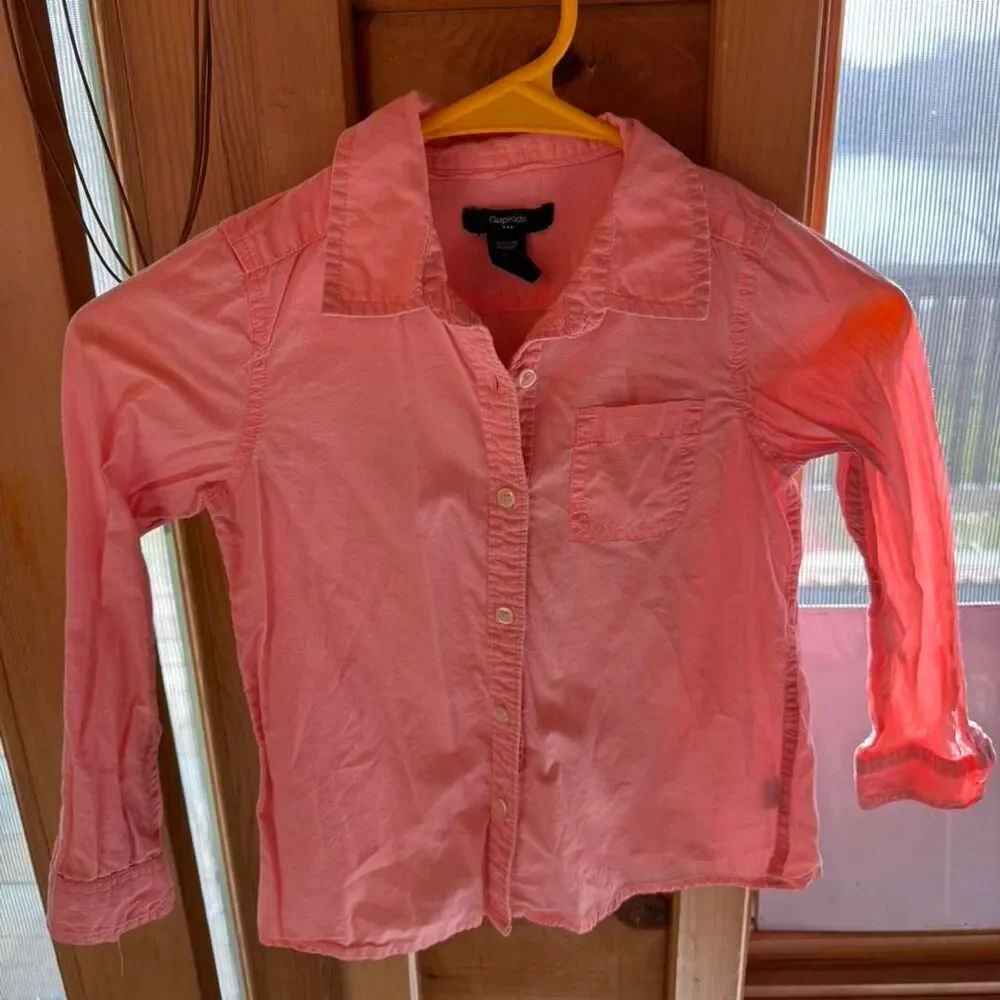 Gap Kids peach/salmon button up shirt Size S